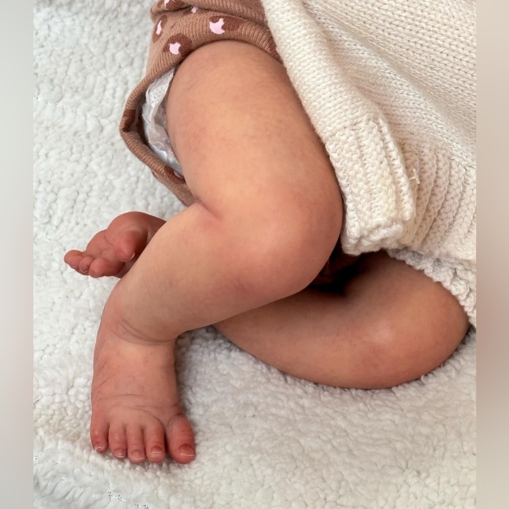 Reborn baby doll - realistic, painted with appropriate mottling of newborn - Picture 12 of 16